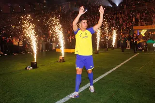 Cristiano Ronaldo carousel: WOW!! What a reception @alnassr_fc fans! Now let’s get to work! انا عالمي 💛💙