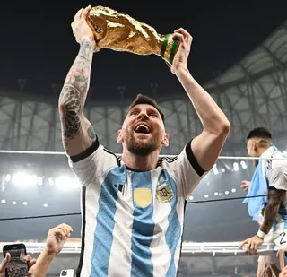 Leo Messi carousel: CAMPEONES DEL MUNDO!!!!!!! 🌎🏆 Tantas veces lo soñé, tanto lo deseaba que aún no 