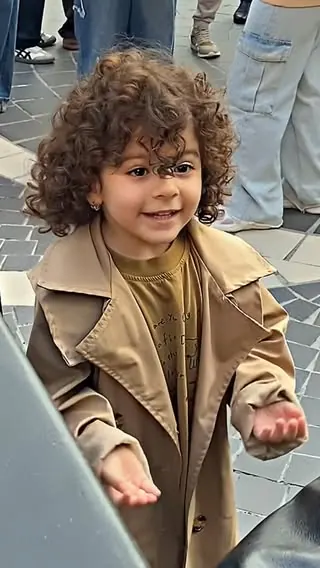 emilio.piano reel: This 4-year-old SINGER @neafeas shocked EVERYONE 🤯❤️ Today I was playing piano i